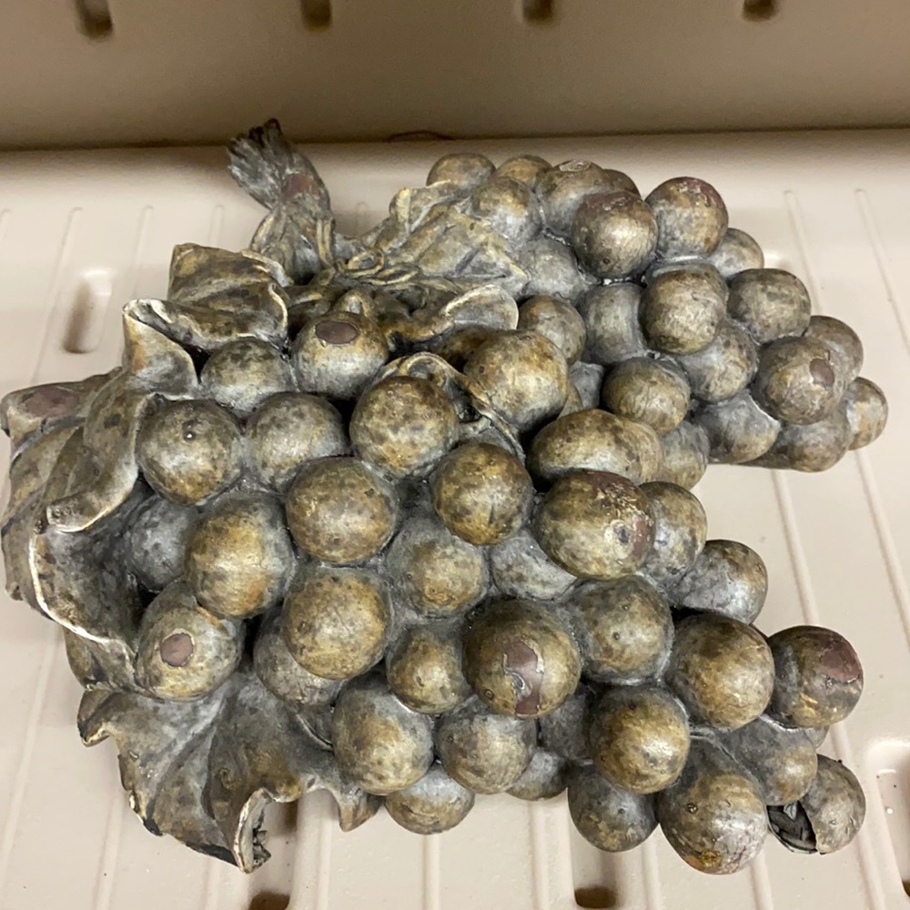 Grapes Decorative Piece